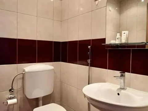 Sale, two bedroom apartment, 70m², Petrovac, Budva - image 10