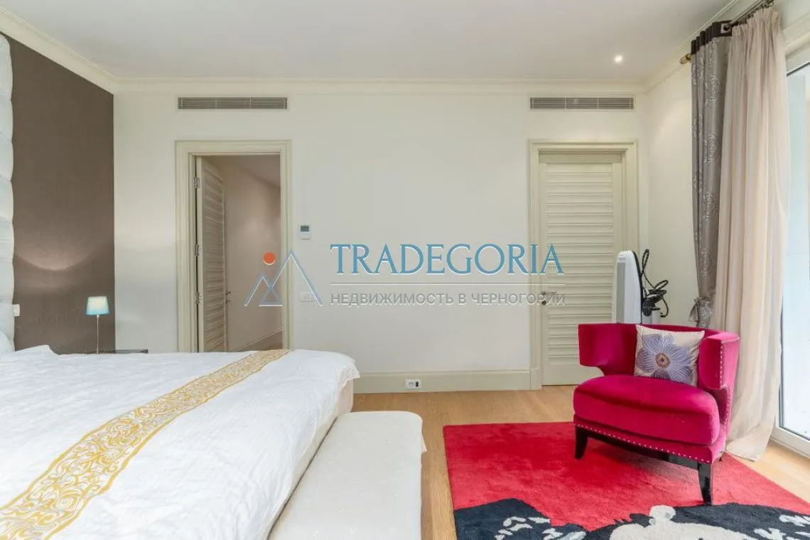 Prodaja, dvosoban stan, 122m², Tivat, Crna Gora