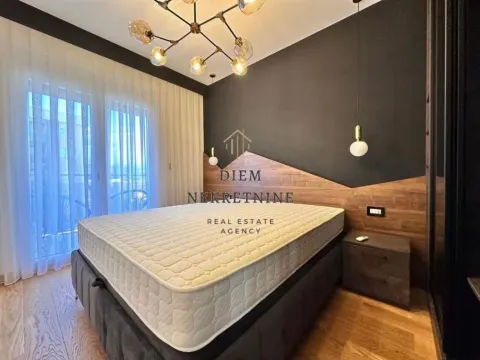 Izdavanje, dvosoban stan, 950m², New City, Podgorica - image 12