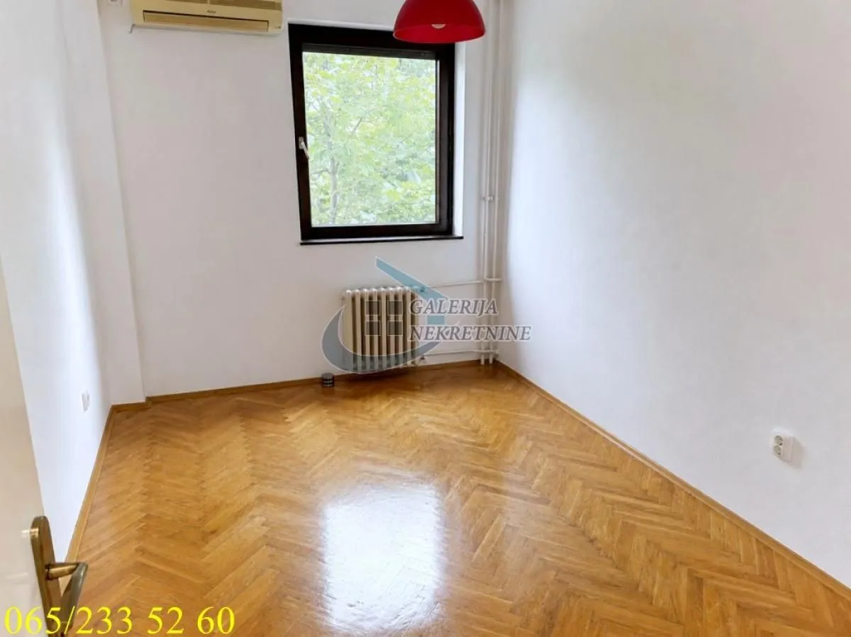 Rent, four bedroom apartment, 97m², Stari Grad, Beograd