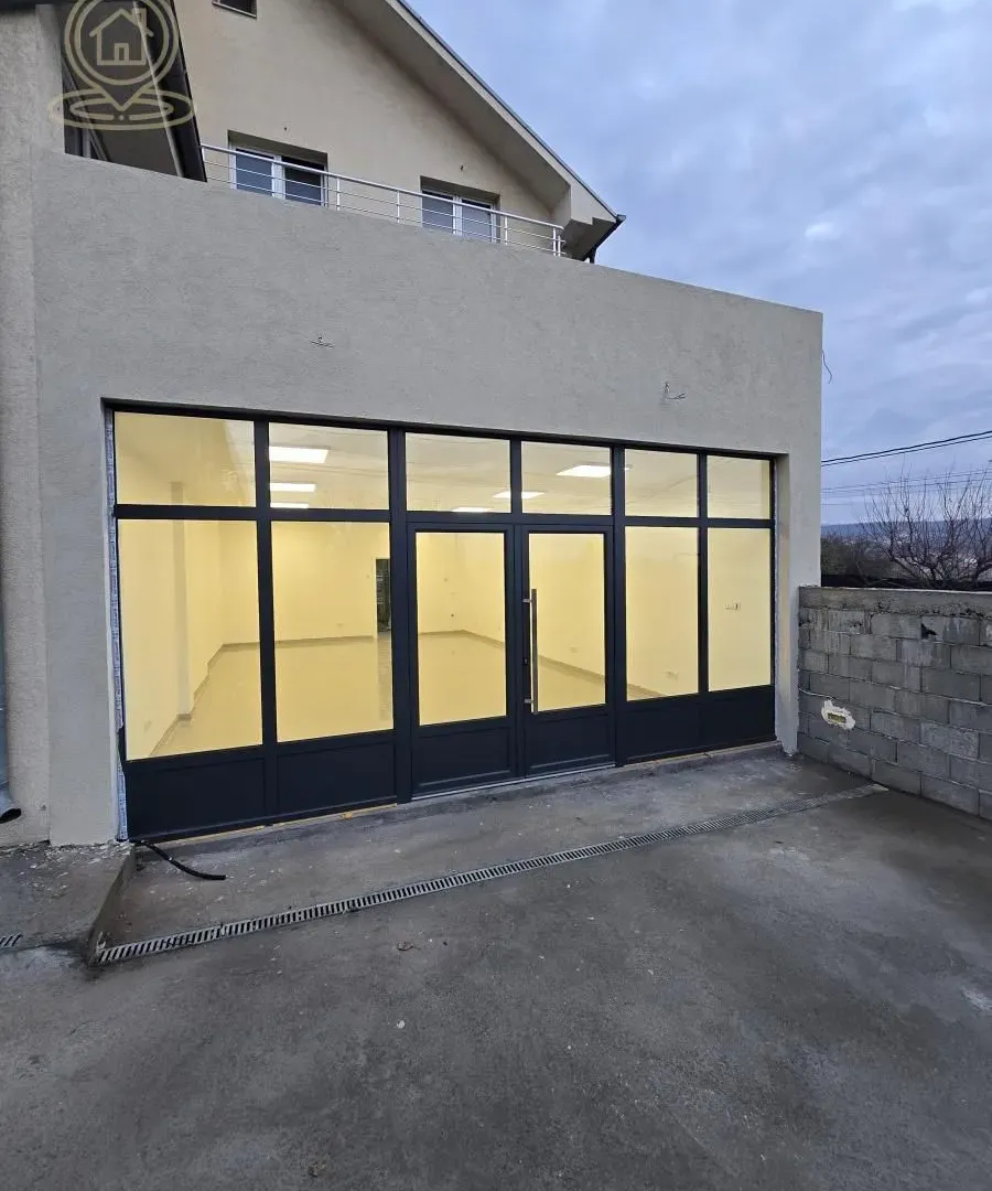 Izdavanje, poslovni prostor, 80m², Kaludjerica, Grocka