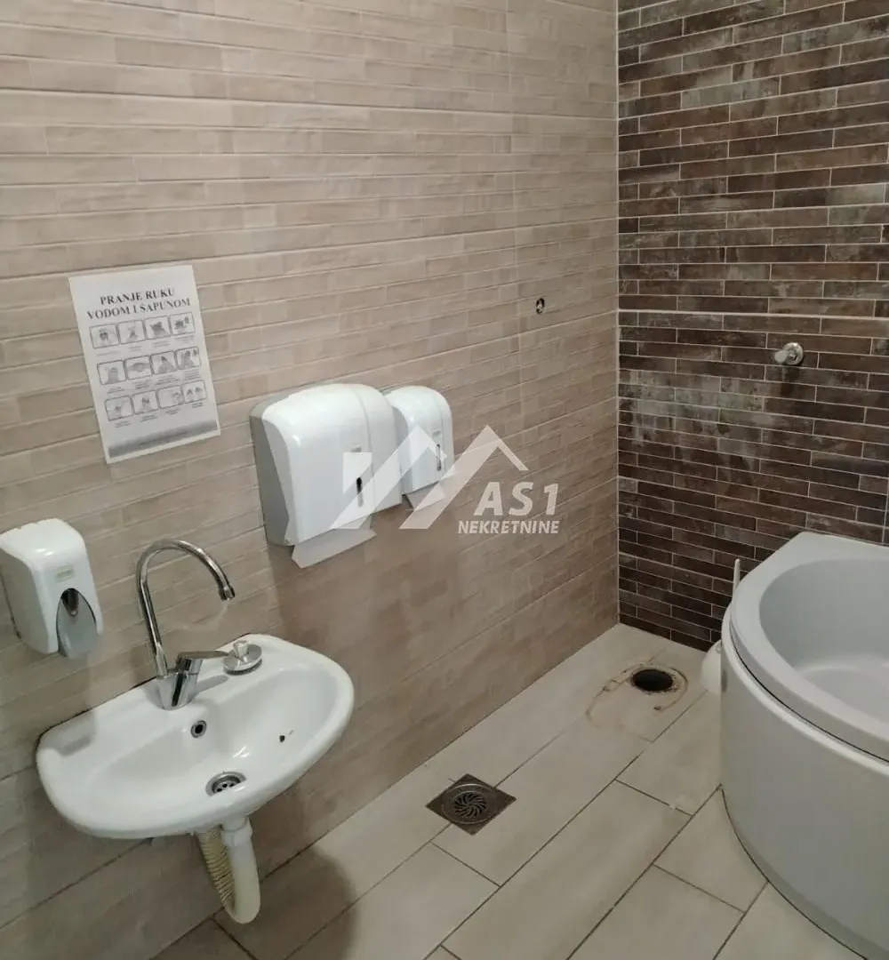 Sale, office space, 149m², Detelinara, Novi Sad Sve Podlokacije