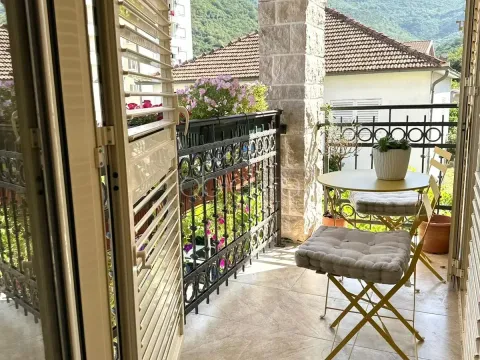 Prodaja, stan, 47m², Tivat, Crna Gora - image 4