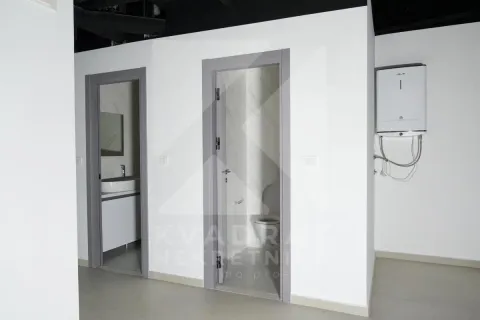 Rent, office space, 120m², New City, Podgorica - image 10