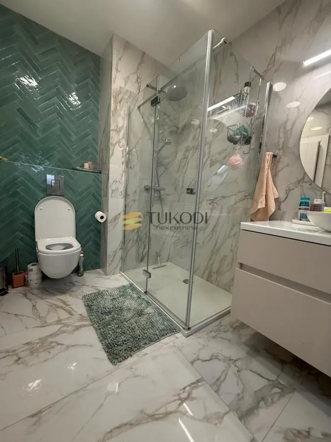 Prodaja, stan, 146m², Rotkvarija, Novi Sad Sve Podlokacije