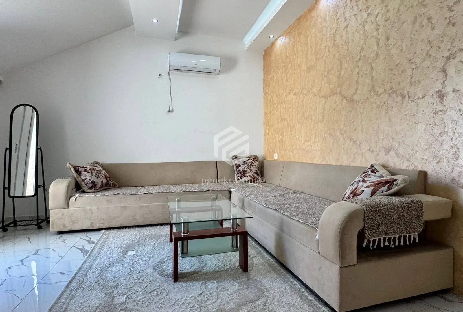 Izdavanje, jednosoban stan, 59m², Ljubović, Podgorica