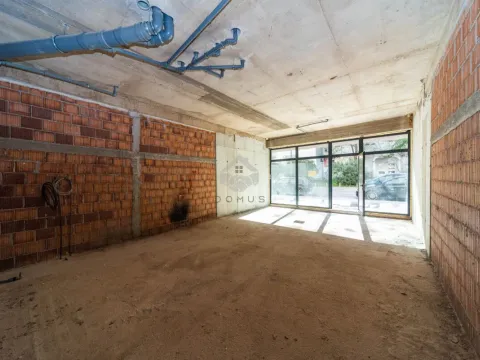 Izdavanje, poslovni prostor, 100m², Stari Aerodrom, Podgorica - image 3