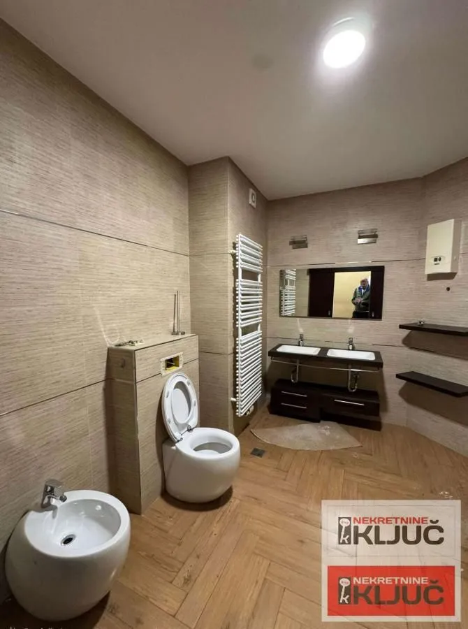 Rent, office space, 171m², Centar, Novi Sad