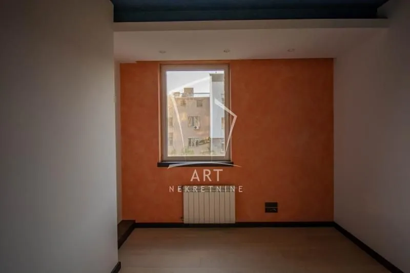 Sale, four bedroom apartment, 150m², Kalenić Pijaca, Vračar Sve Podlokacije