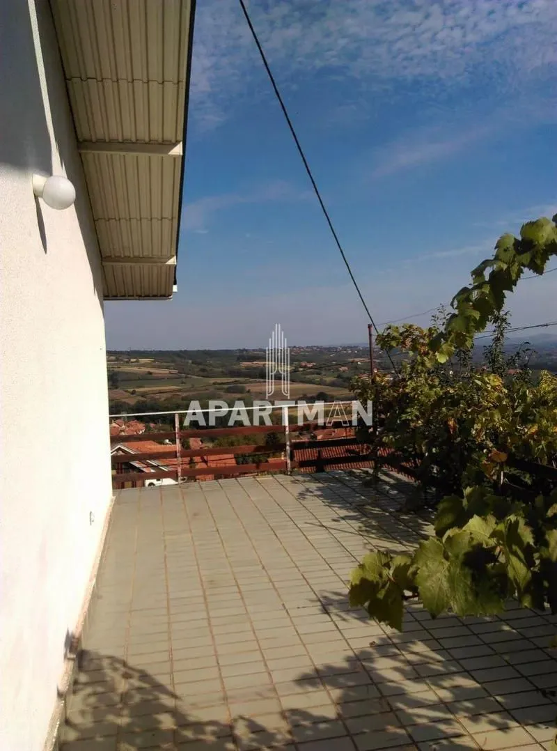 Prodaja, kuća, 330m², Centar, Topola