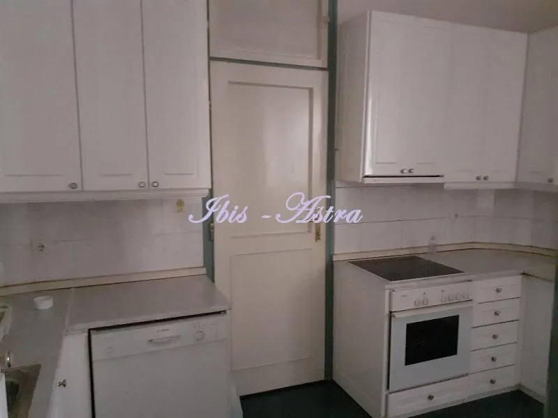 Rent, four bedroom apartment, 140m², Stari Grad, Beograd