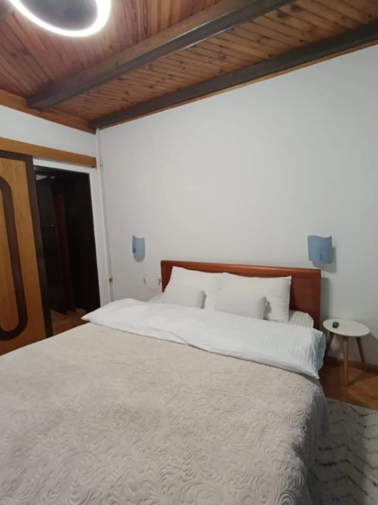 Rent, house, 200m², Centar, Bar