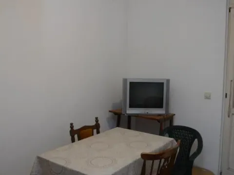 Izdavanje, jednosoban stan, 24m², Zvezdara Sve Podlokacije, Beograd - image 6