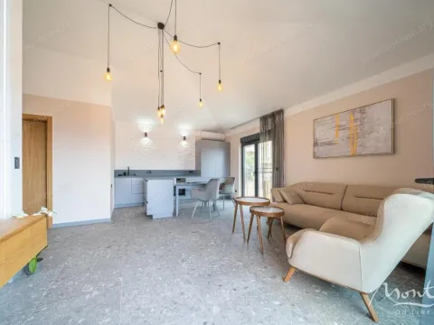 Prodaja, stan, 78m², Tivat, Crna Gora - image 4