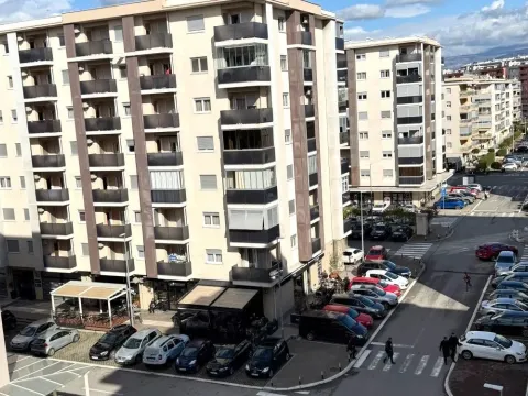 Sale, three bedroom apartment, 72m², City Kvart, Podgorica - image 12