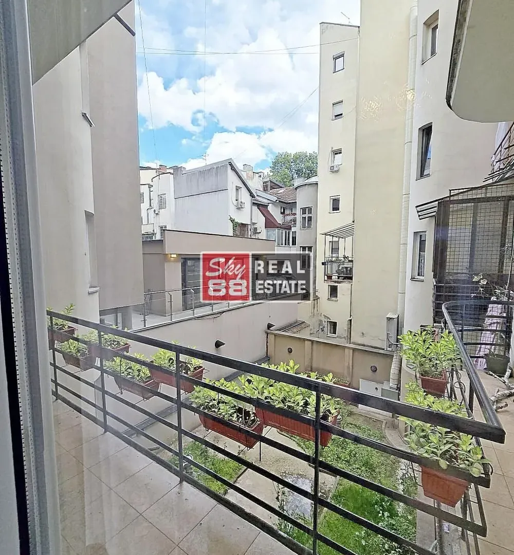 Izdavanje, trosoban stan, 86m², Kalenić Pijaca, Vračar Sve Podlokacije
