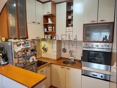 Izdavanje, jednosoban stan, 45m², Stari Aerodrom, Podgorica - image 8