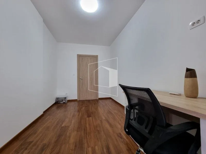 Izdavanje, dvosoban stan, 69m², Master Kvart, Podgorica
