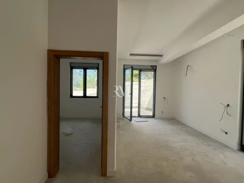 Prodaja, jednosoban stan, 44m², Dobrota, Kotor - image 2