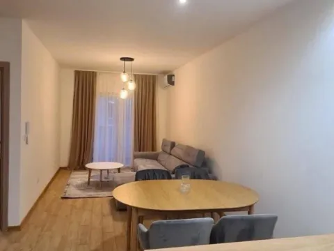 Izdavanje, trosoban stan, 85m², Budva, Crna Gora - image 10