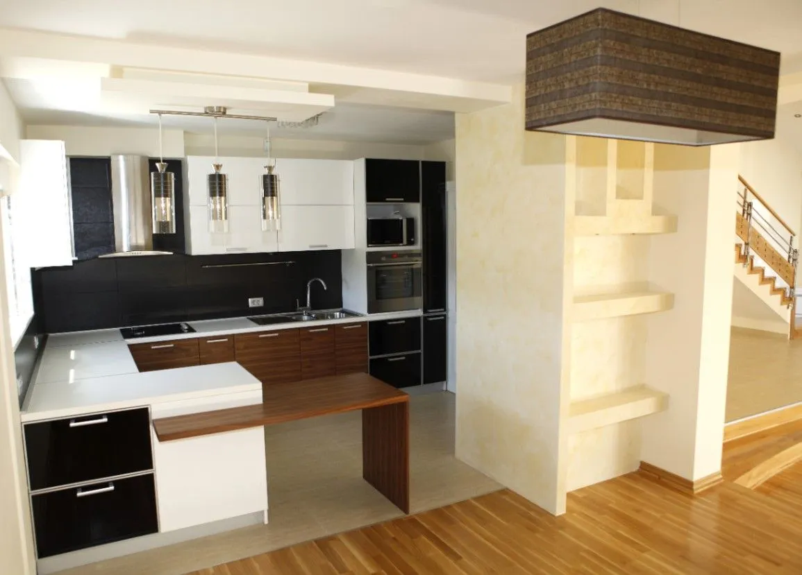 Rent, house, 250m², Donji Kokoti, Podgorica