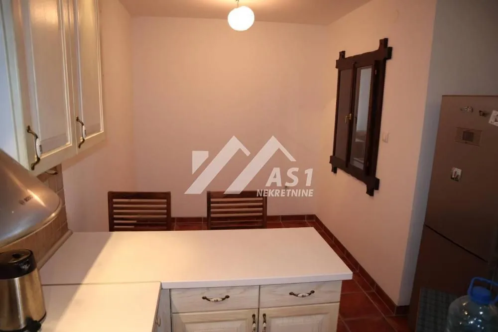 Izdavanje, dvosoban stan, 52m², Bulevar Oslobodjenja, Novi Sad Sve Podlokacije