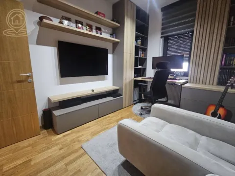 Izdavanje, četvorosoban stan, 133m², Sajmište, Novi Sad - image 11