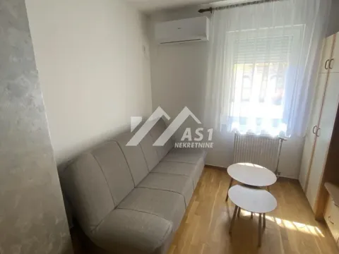 Stan in Bulevar Evrope