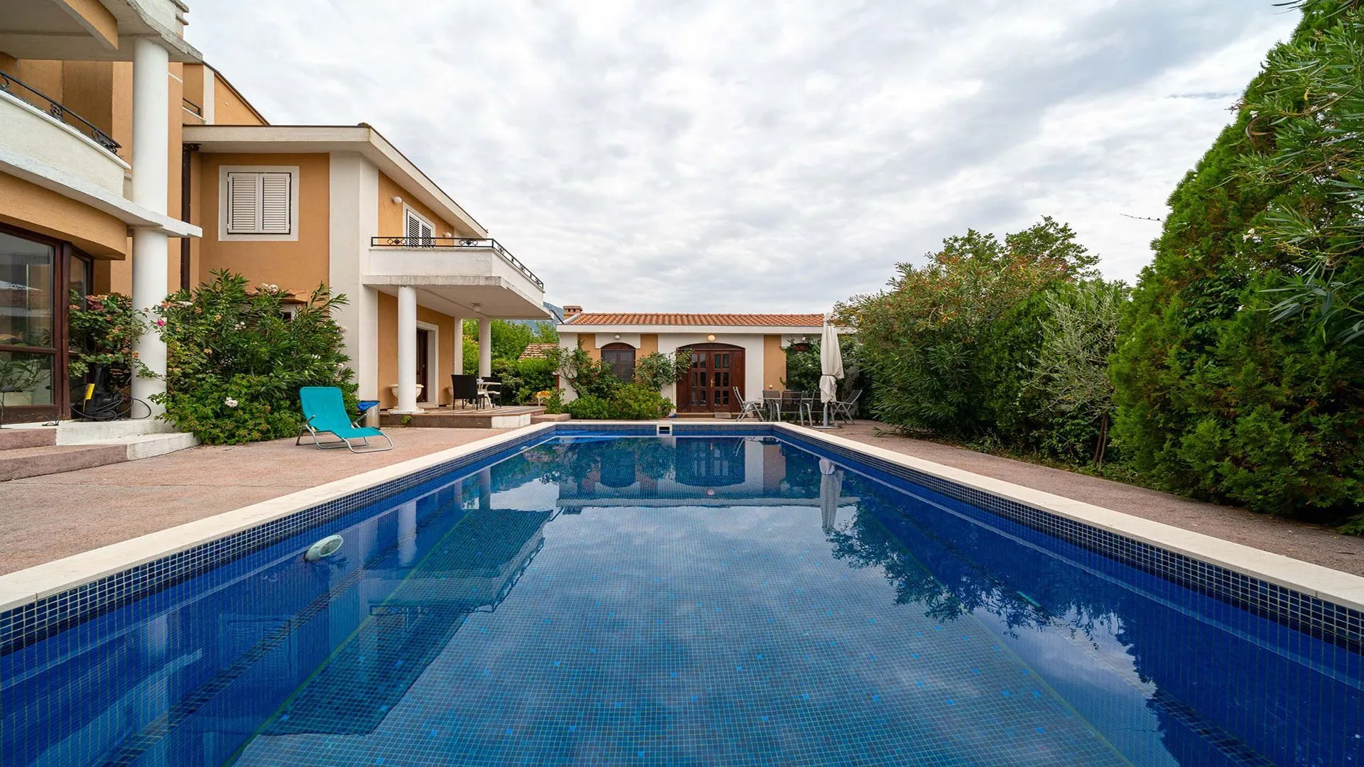 Sale, house, 375m², Kavač, Kotor