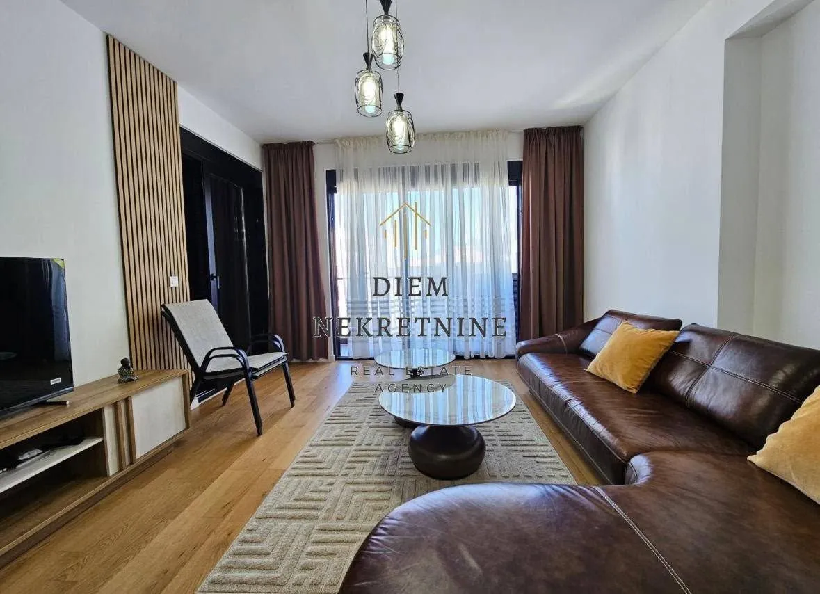 Rent, one bedroom apartment, 70m², Centar, Bar
