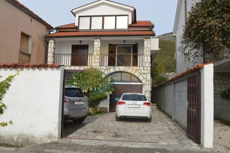 Sale, house, 300m², Bijela, Herceg Novi