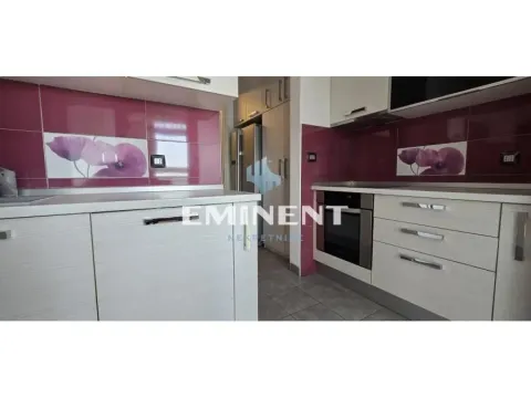 Izdavanje, trosoban stan, 102m², Novi Beograd Blok 67, Novi Beograd Sve Podlokacije - image 6