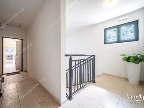 Sale, two bedroom apartment, 75m², Dobrota, Kotor - image 35