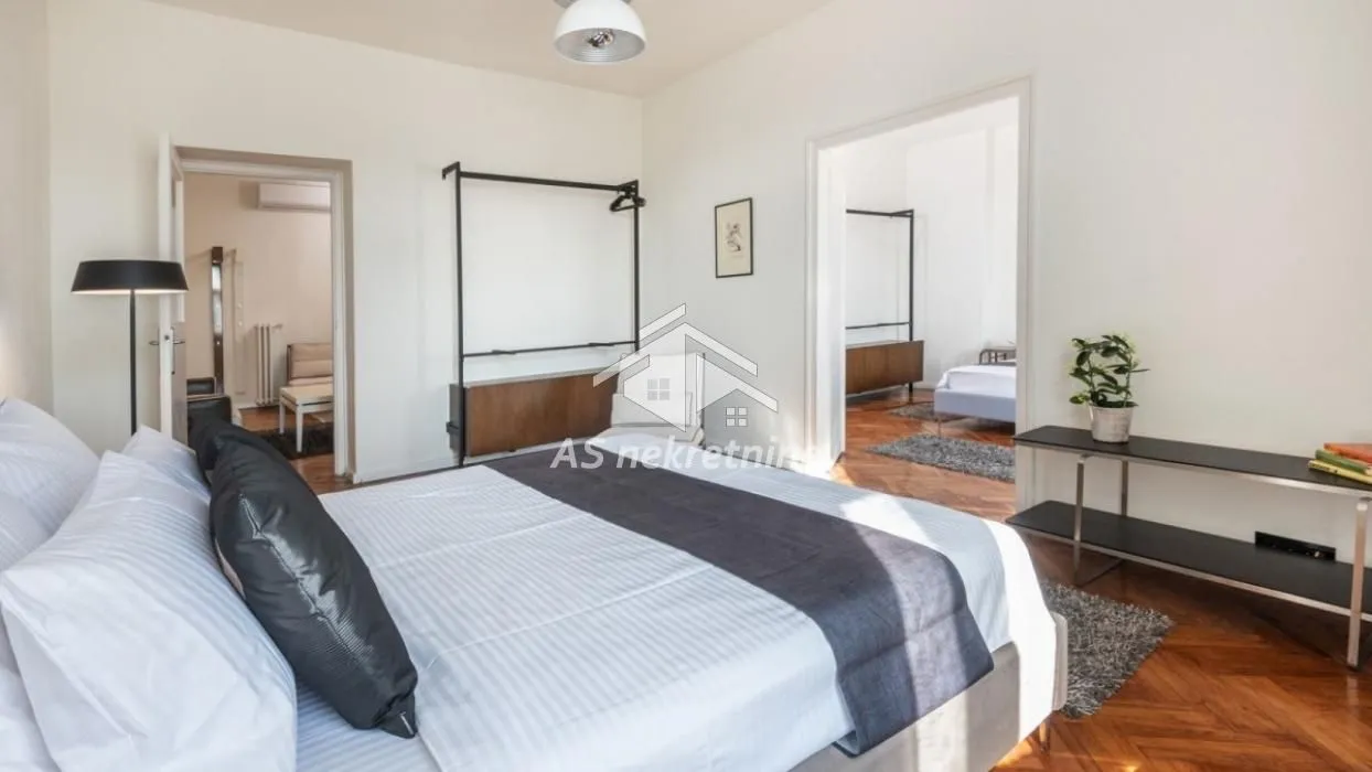 Izdavanje, trosoban stan, 90m², Stari Grad, Beograd