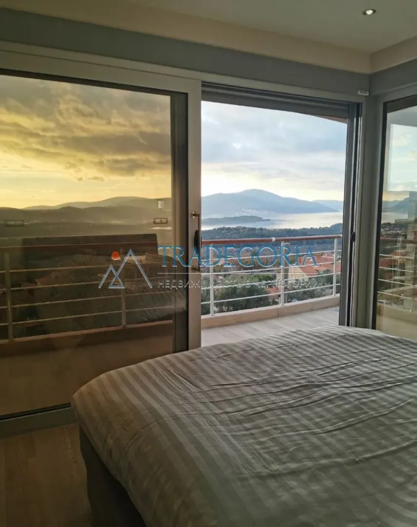 Prodaja, dvosoban stan, 100m², Tivat, Crna Gora