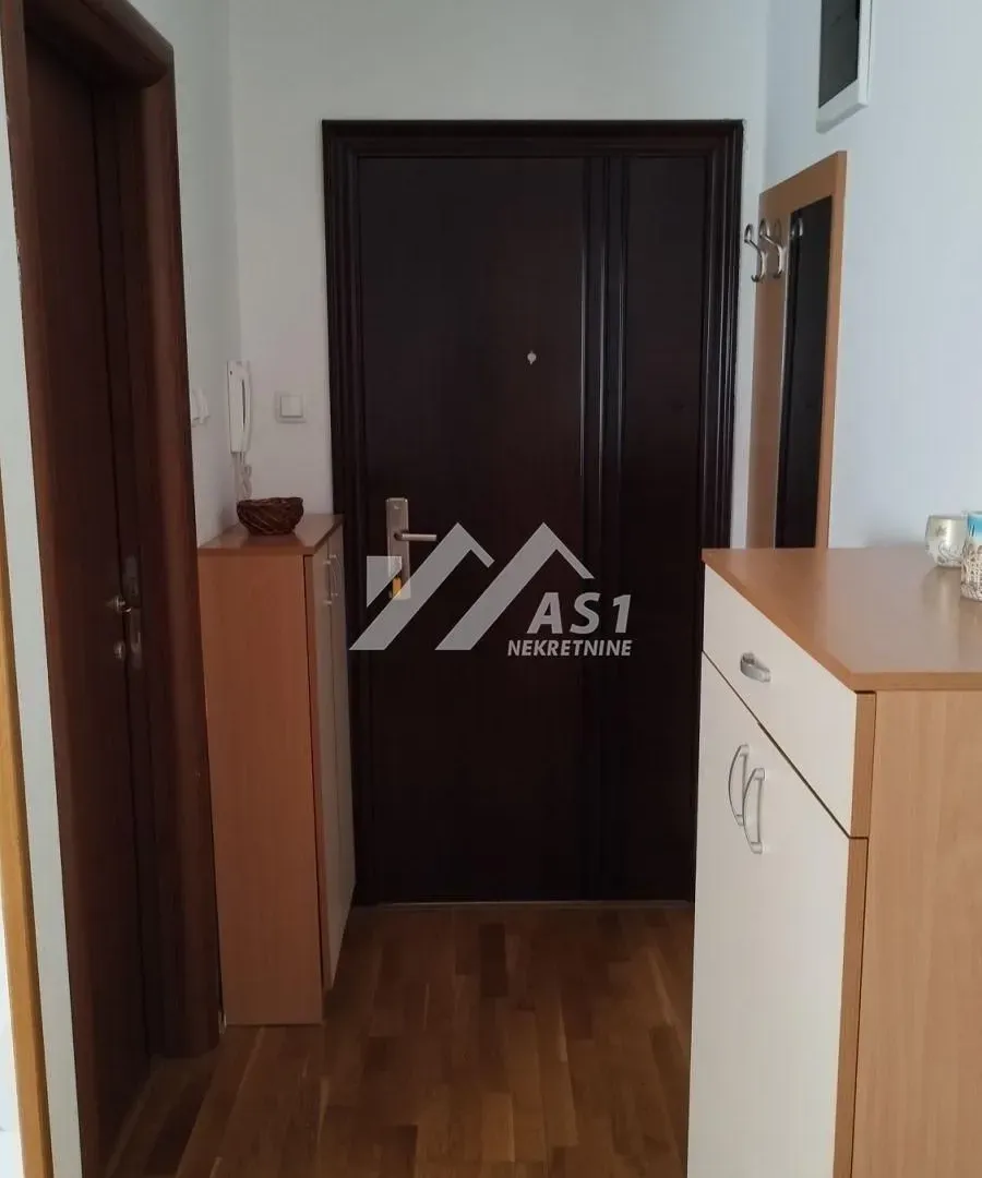 Izdavanje, stan, 25m², Grbavica, Novi Sad Sve Podlokacije