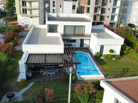 Kuća in Centar
