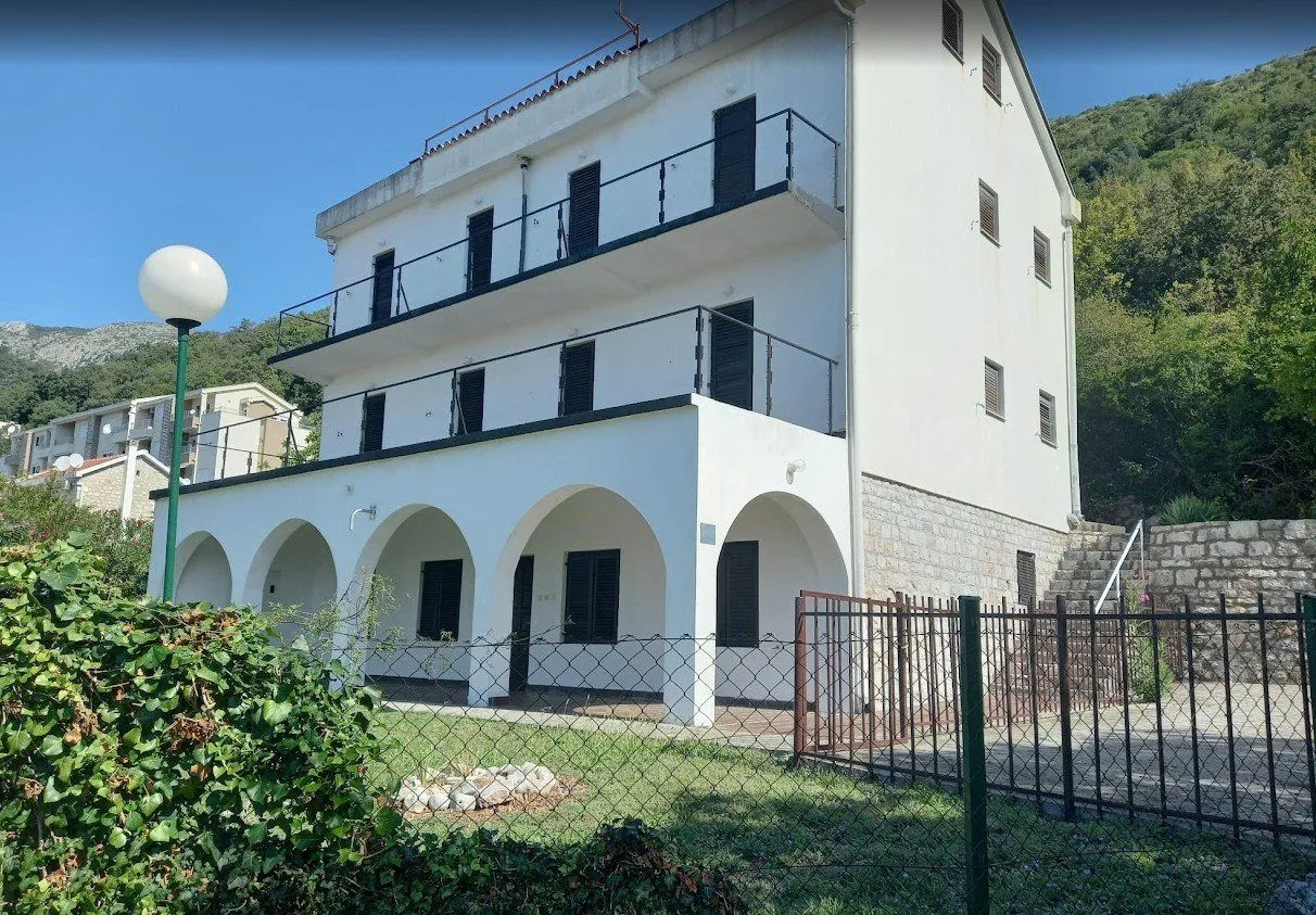 Prodaja, poslovni prostor, 450m², Petrovac, Budva