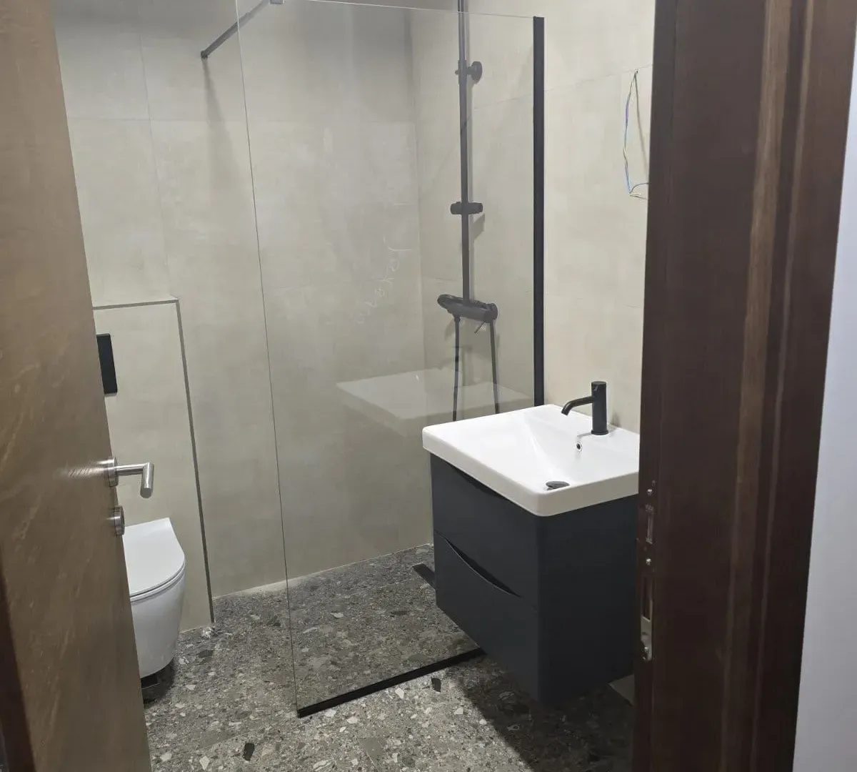 Izdavanje, trosoban stan, 81m², Pobrežje, Podgorica