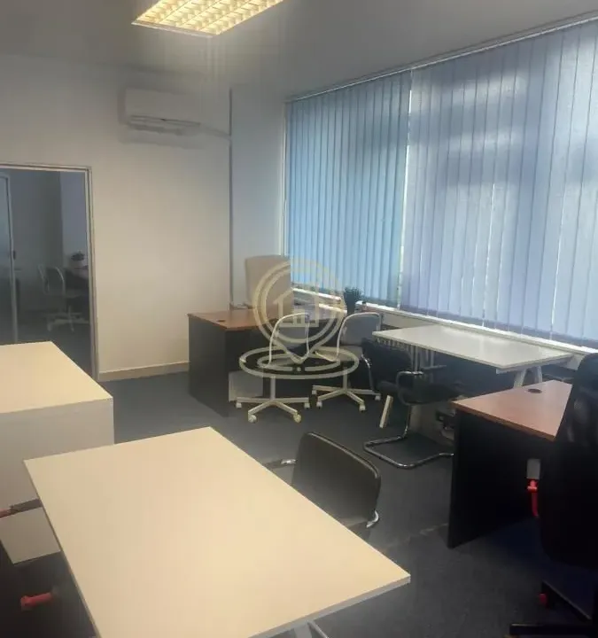 Izdavanje, poslovni prostor, 100m², Vračar Sve Podlokacije, Beograd