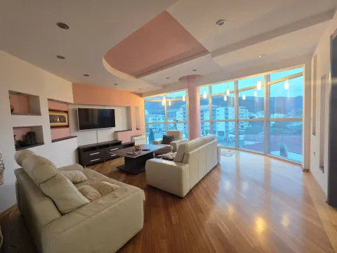 Rent, two bedroom apartment, 86m², Budva, Crna Gora - image 14