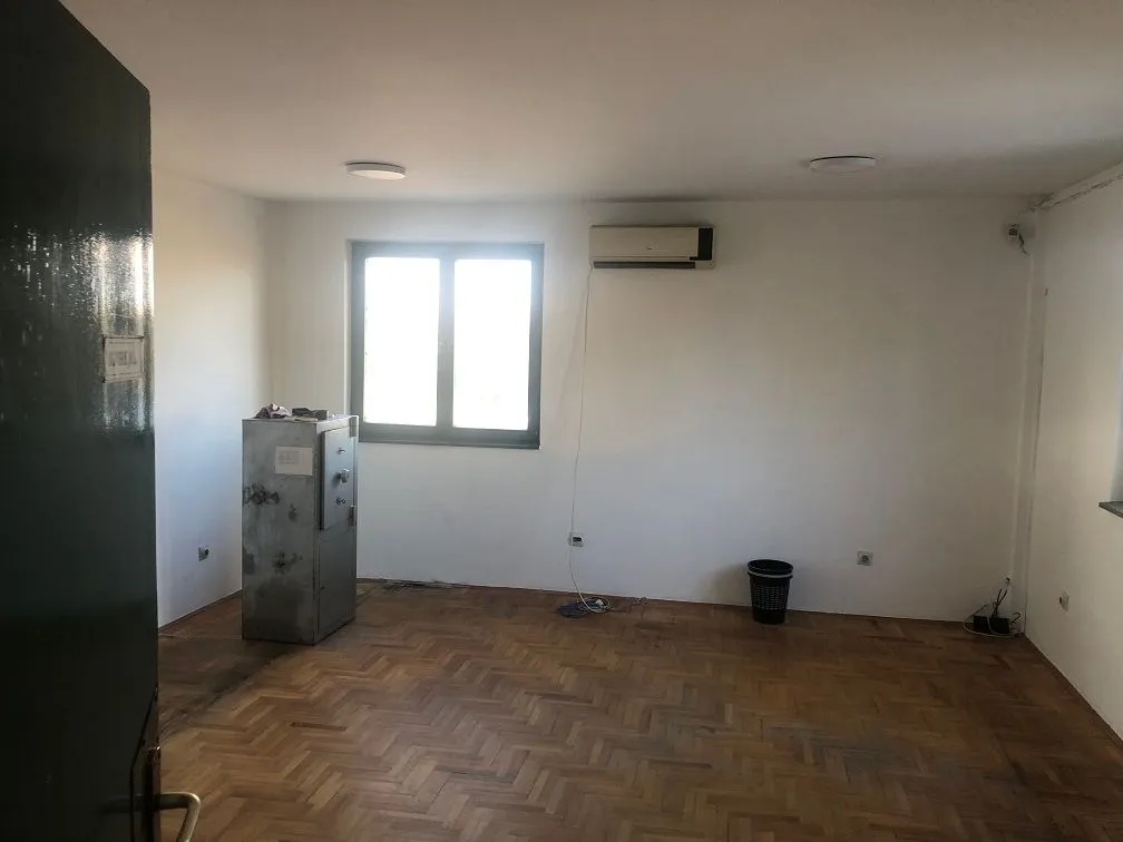 Rent, office space, 1300m², Krnjaca, Palilula Sve Podlokacije