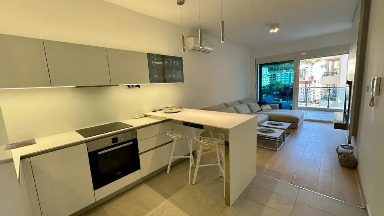 Sale, two bedroom apartment, 58m², Bečići, Budva