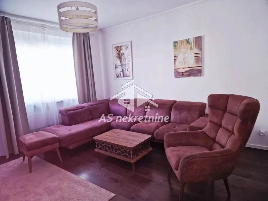 Izdavanje, trosoban stan, 70m², Stari Grad, Beograd