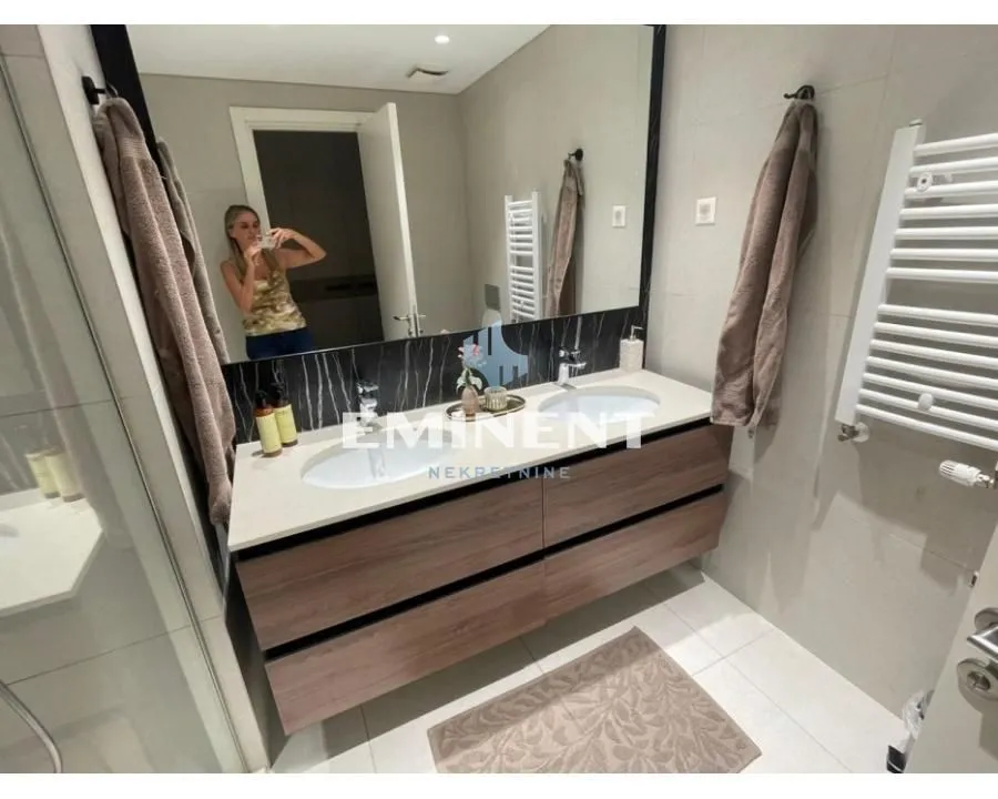 Rent, four bedroom apartment, 140m², Savski Venac, Beograd