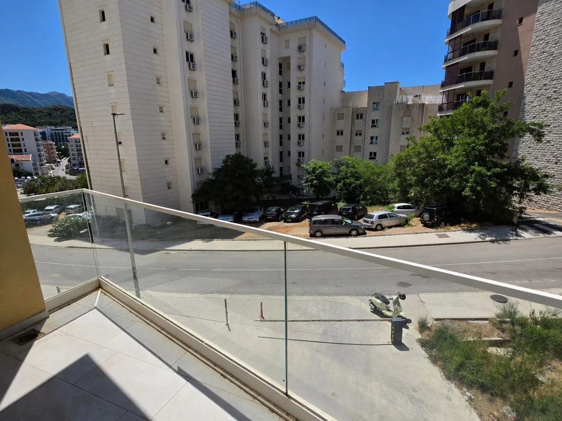 Prodaja, dvosoban stan, 74m², Bečići, Budva