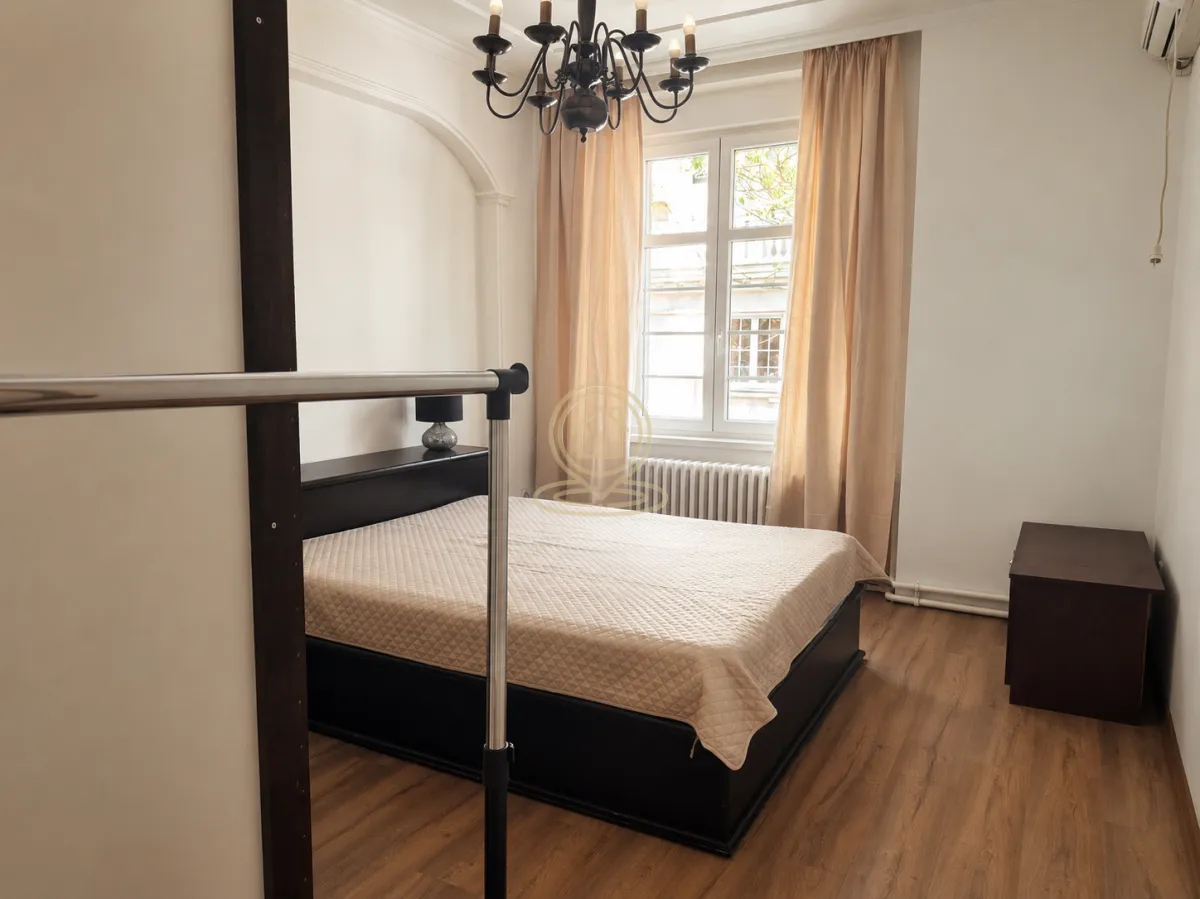 Izdavanje, trosoban stan, 65m², Stari Grad, Beograd