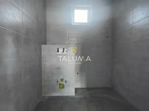 Prodaja, kuća, 200m², Karaburško Polje, Podgorica - image 6