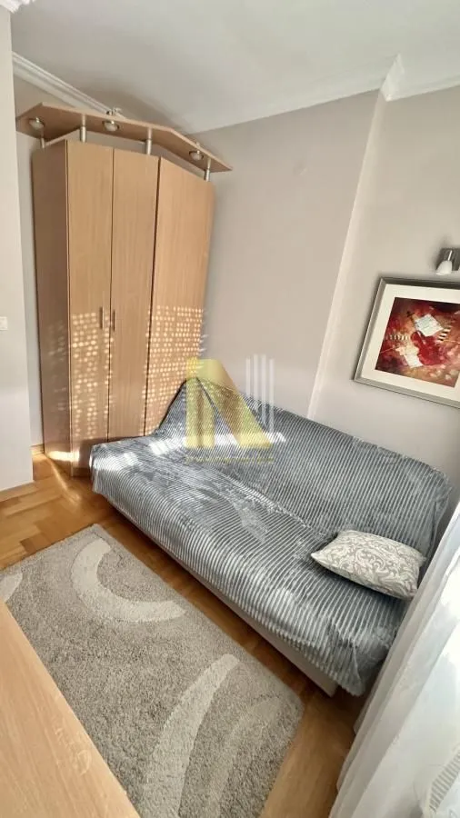 Izdavanje, stan, 126m², Adamovićevo Naselje, Novi Sad Sve Podlokacije