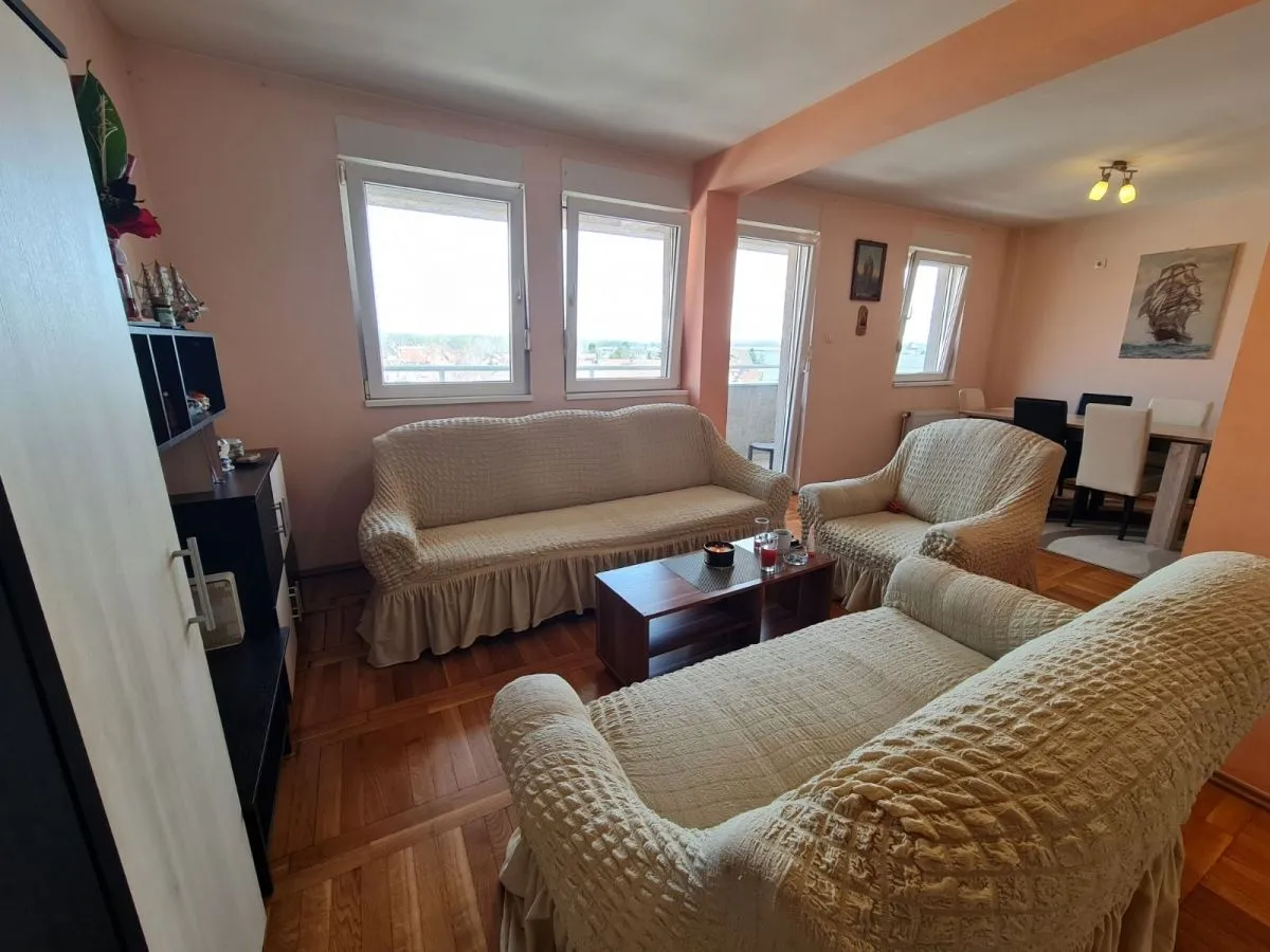 Prodaja, trosoban stan, 69m², Petrovaradin, Novi Sad